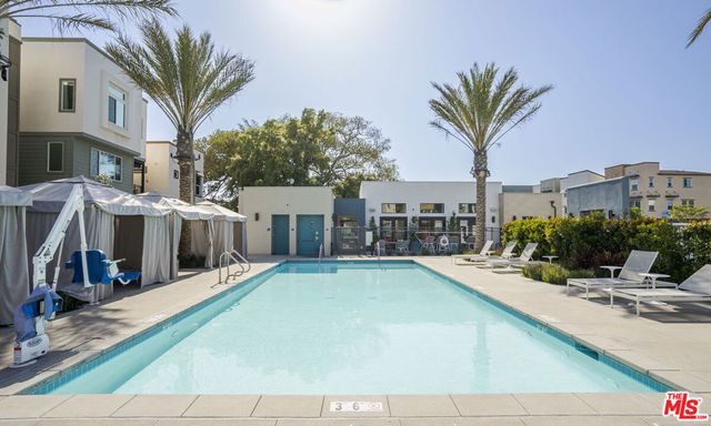 756 Daniel Freeman Circle, Inglewood, CA 90301