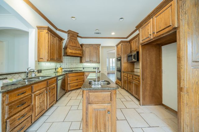 3201 Cedar Ridge Drive, Flower Mound, TX 75022