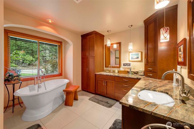 4116 205th Avenue SE, Sammamish, WA 98075