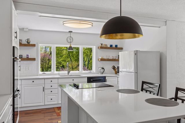 5900 Zehnder Road, Sunfish Lake, MN 55077