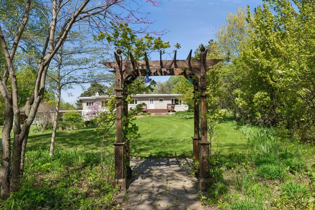 5900 Zehnder Road, Sunfish Lake, MN 55077