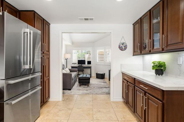 38969 Wisteria Drive, Palm Desert, CA 92211