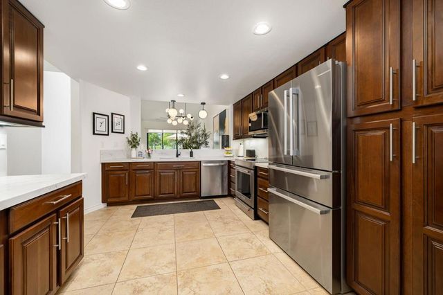 38969 Wisteria Drive, Palm Desert, CA 92211