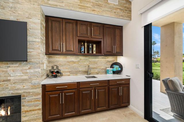 38969 Wisteria Drive, Palm Desert, CA 92211