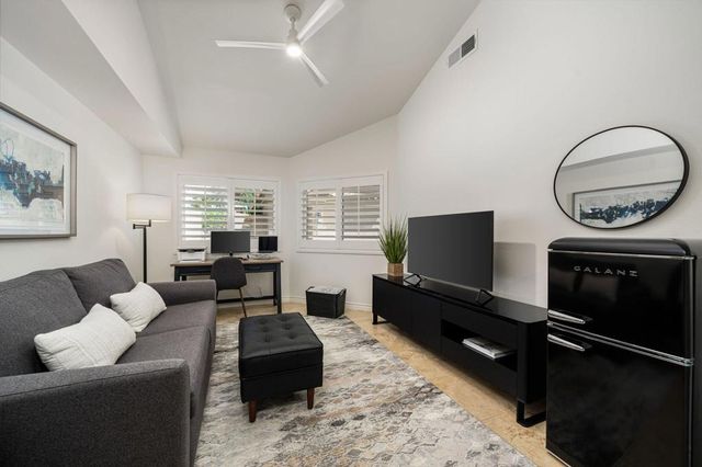 38969 Wisteria Drive, Palm Desert, CA 92211