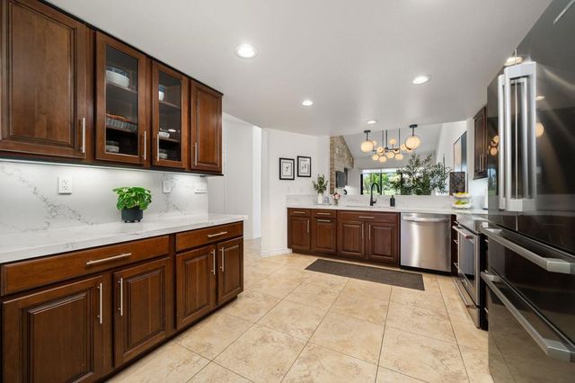 38969 Wisteria Drive, Palm Desert, CA 92211