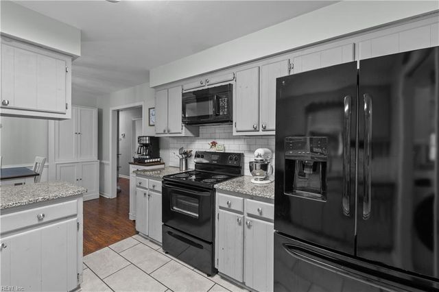 974 N Haven CIR, Chesapeake, VA 23322