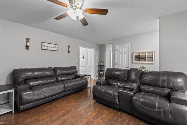 974 N Haven CIR, Chesapeake, VA 23322