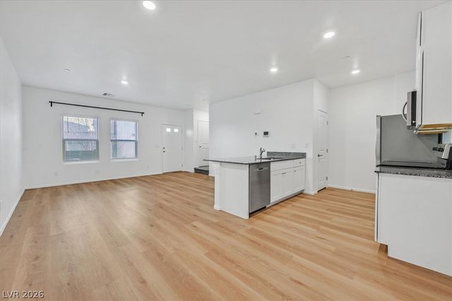 7484 Mountain Ledge Street, Las Vegas, NV 89139