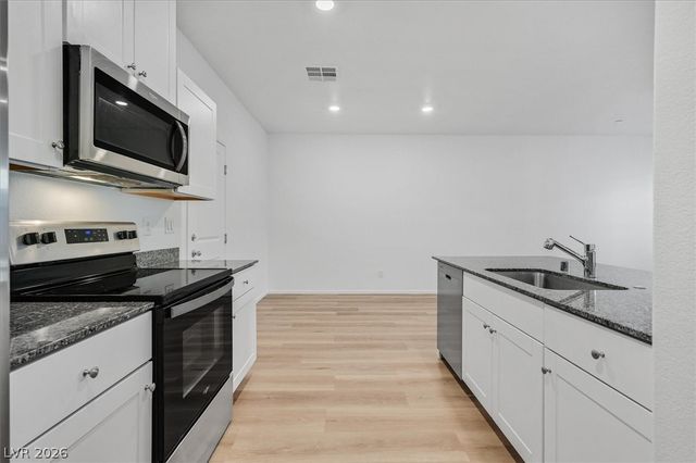 7484 Mountain Ledge Street, Las Vegas, NV 89139