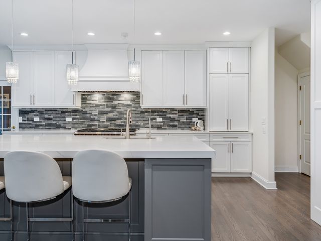 4N680 WARE WOODS Drive, St. Charles, IL 60175