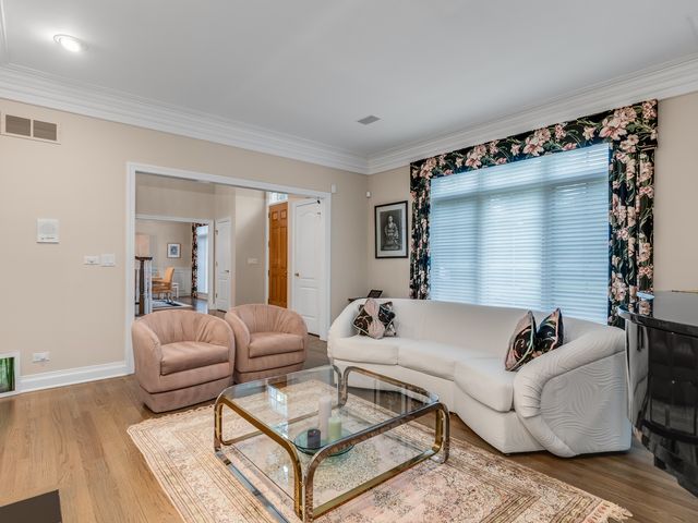 4N680 WARE WOODS Drive, St. Charles, IL 60175