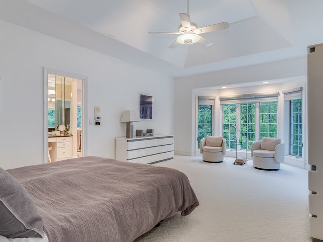 4N680 WARE WOODS Drive, St. Charles, IL 60175