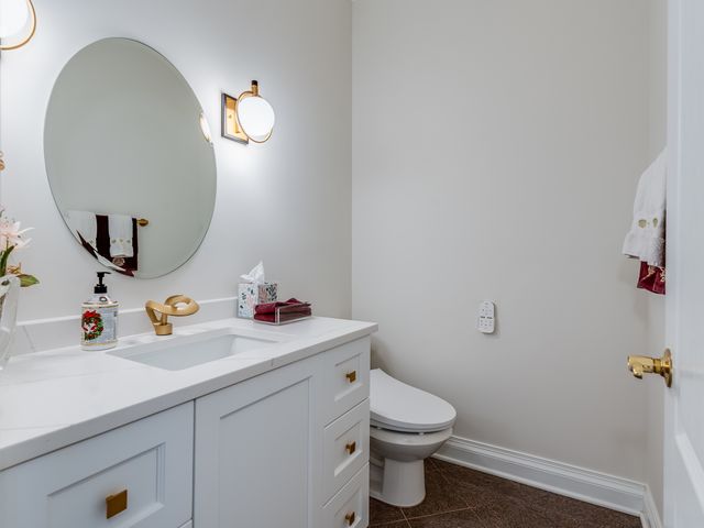 4N680 WARE WOODS Drive, St. Charles, IL 60175