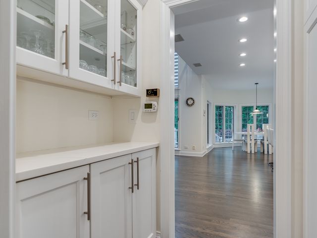 4N680 WARE WOODS Drive, St. Charles, IL 60175