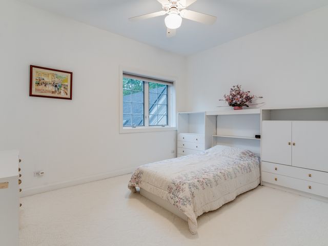 4N680 WARE WOODS Drive, St. Charles, IL 60175