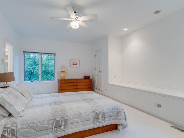 4N680 WARE WOODS Drive, St. Charles, IL 60175