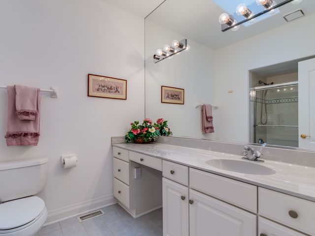 4N680 WARE WOODS Drive, St. Charles, IL 60175