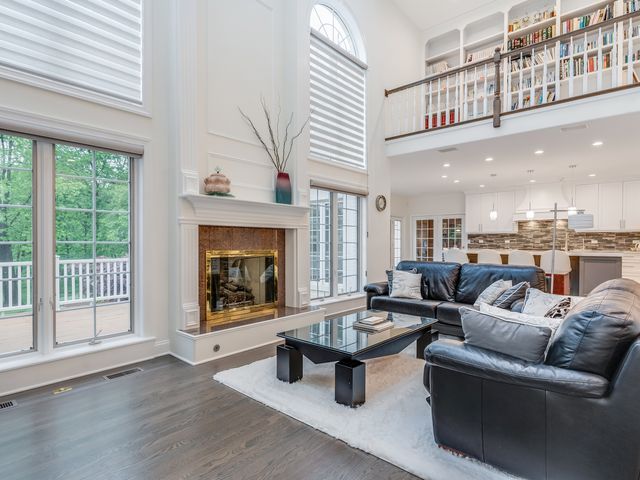 4N680 WARE WOODS Drive, St. Charles, IL 60175