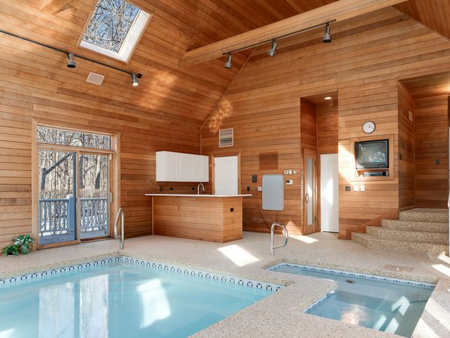 4N680 WARE WOODS Drive, St. Charles, IL 60175