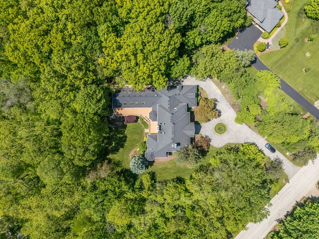 4N680 WARE WOODS Drive, St. Charles, IL 60175