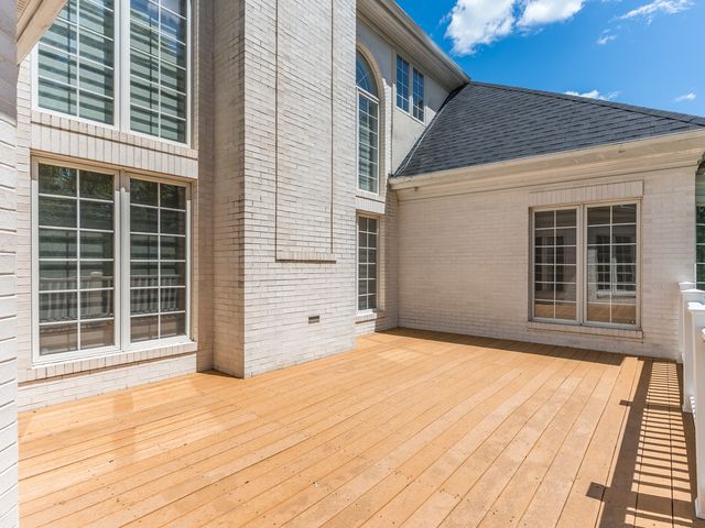 4N680 WARE WOODS Drive, St. Charles, IL 60175