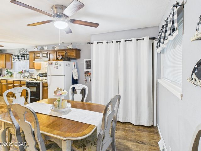 2417 N St Louis Avenue, Joplin, MO 64801