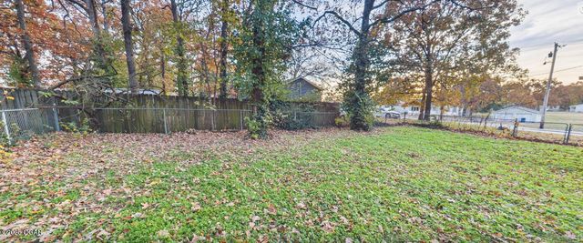 2417 N St Louis Avenue, Joplin, MO 64801