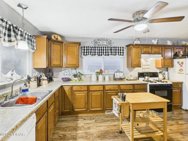 2417 N St Louis Avenue, Joplin, MO 64801