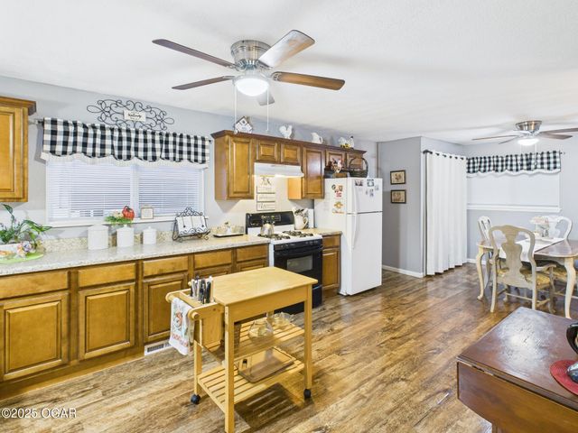 2417 N St Louis Avenue, Joplin, MO 64801