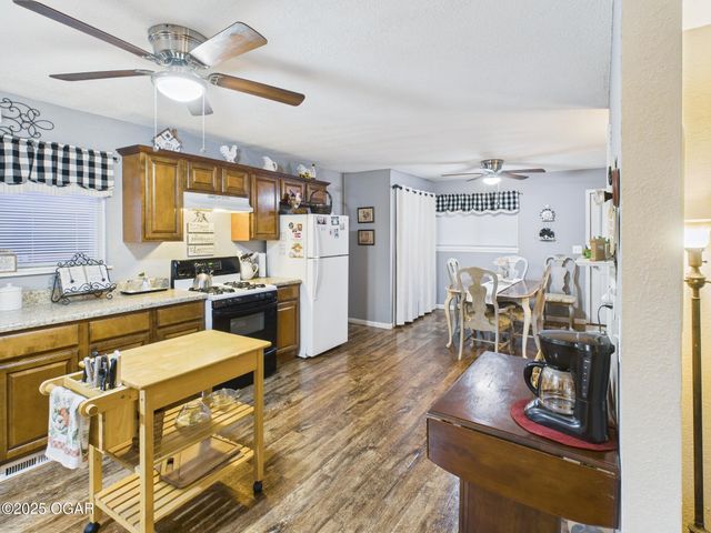 2417 N St Louis Avenue, Joplin, MO 64801