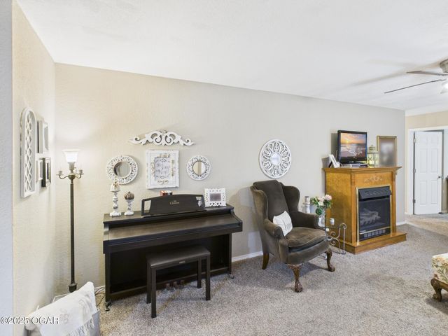 2417 N St Louis Avenue, Joplin, MO 64801