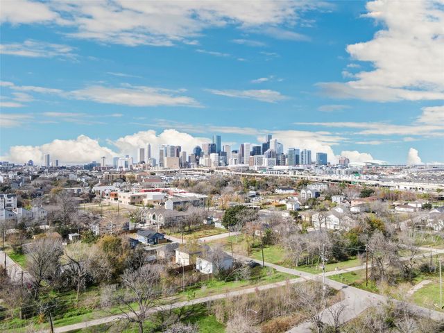 2804 Netleton St, Houston, TX 77004