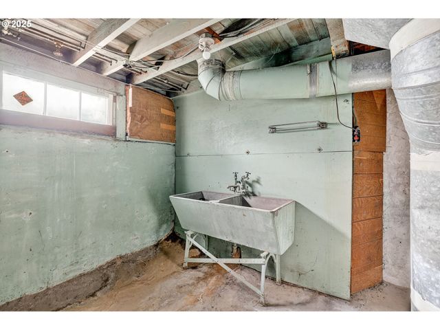 6404 Ne 10TH Ave, Portland, OR 97211