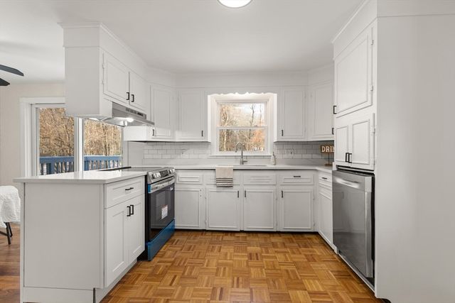 8 Maple Lane, Millbury, MA 01527