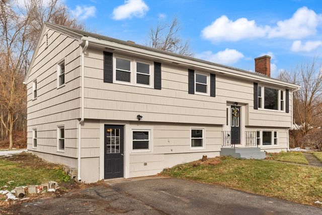 8 Maple Lane, Millbury, MA 01527