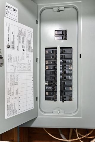 8 Maple Lane, Millbury, MA 01527