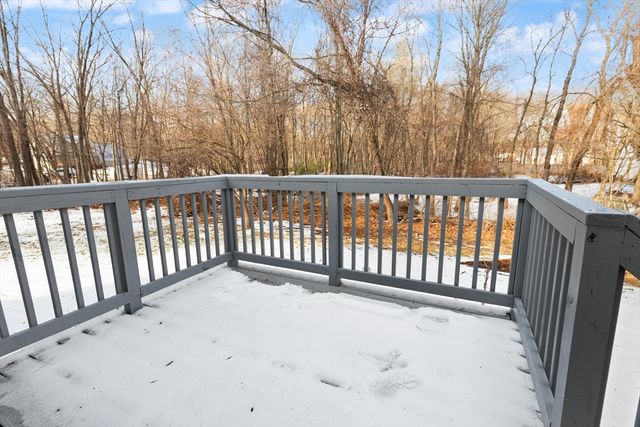 8 Maple Lane, Millbury, MA 01527