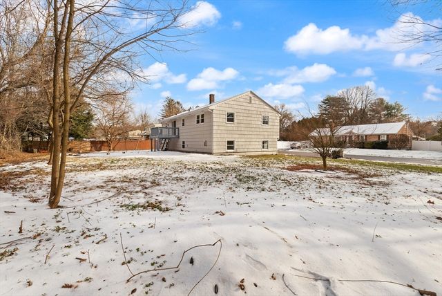 8 Maple Lane, Millbury, MA 01527