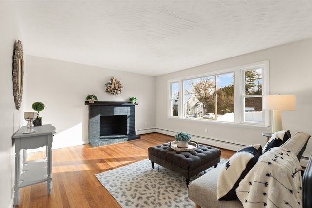 8 Maple Lane, Millbury, MA 01527