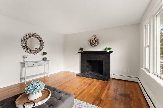 8 Maple Lane, Millbury, MA 01527