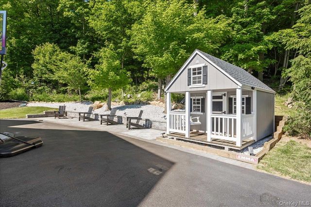 103 Teakettle Spout Road, Mahopac, NY 10541