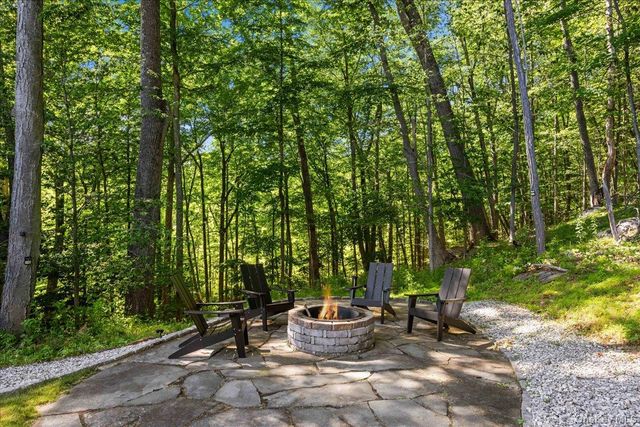 103 Teakettle Spout Road, Mahopac, NY 10541