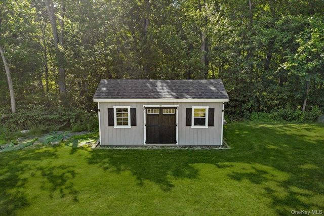 103 Teakettle Spout Road, Mahopac, NY 10541