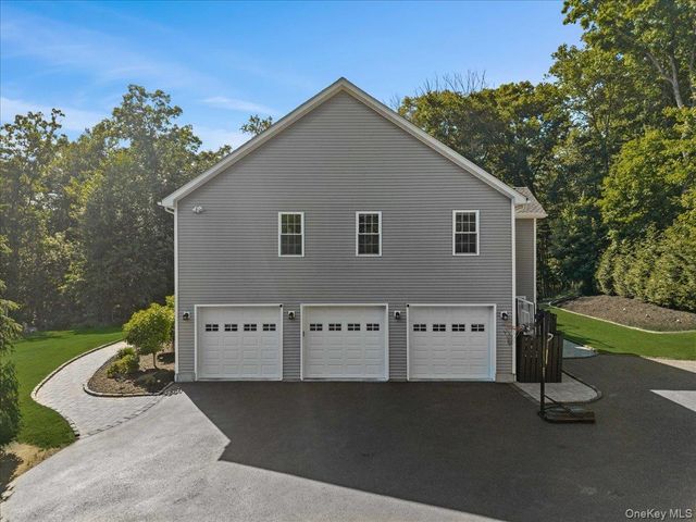 103 Teakettle Spout Road, Mahopac, NY 10541