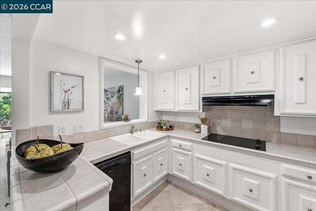 1224 Canyonwood Ct 2, Walnut Creek, CA 94595