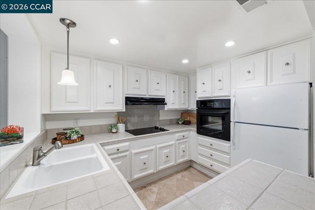 1224 Canyonwood Ct 2, Walnut Creek, CA 94595