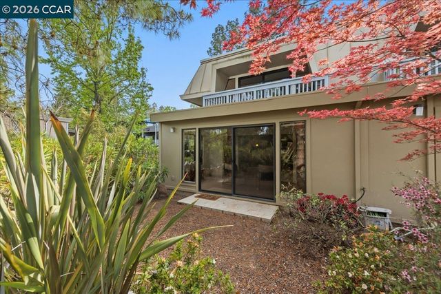 1224 Canyonwood Ct 2, Walnut Creek, CA 94595