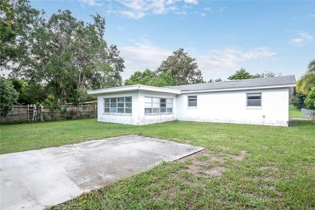 1330 PALM DRIVE, Mount Dora, FL 32757