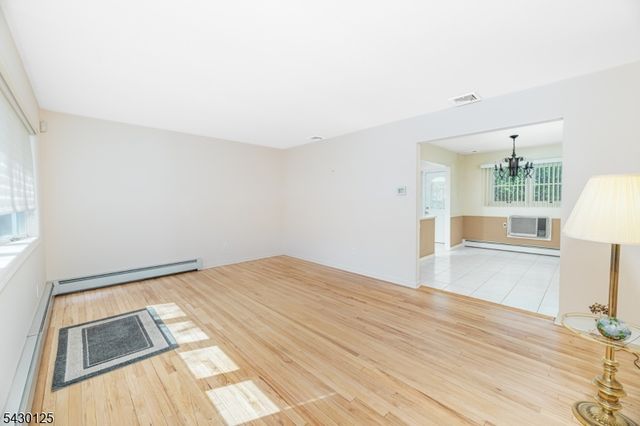 225 Linden Rd, Wayne Twp., NJ 07470